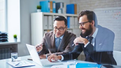 Un conseiller en management du changement et de la transformation d'une entreprise